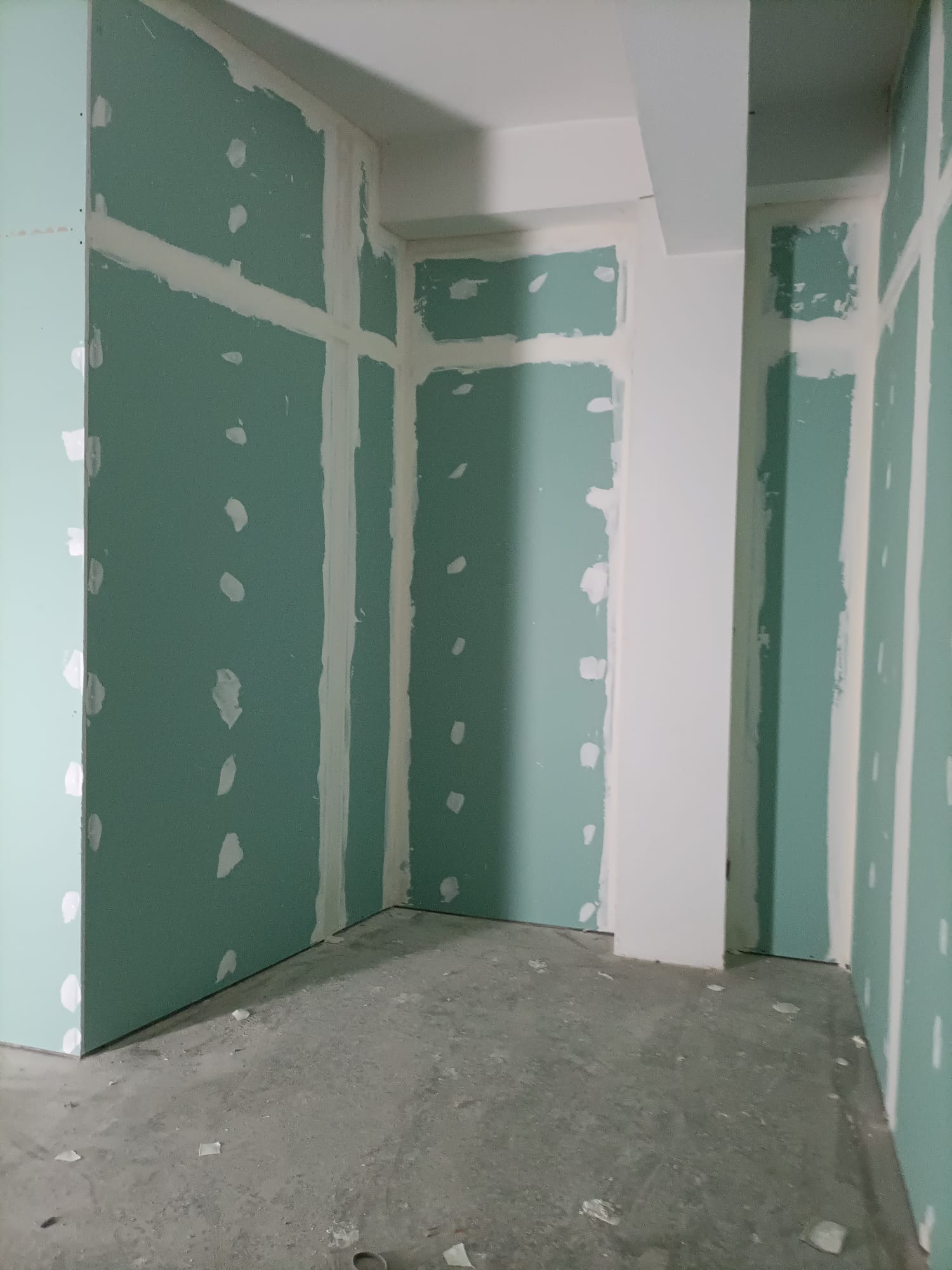 Image of a tran plasterboard in process