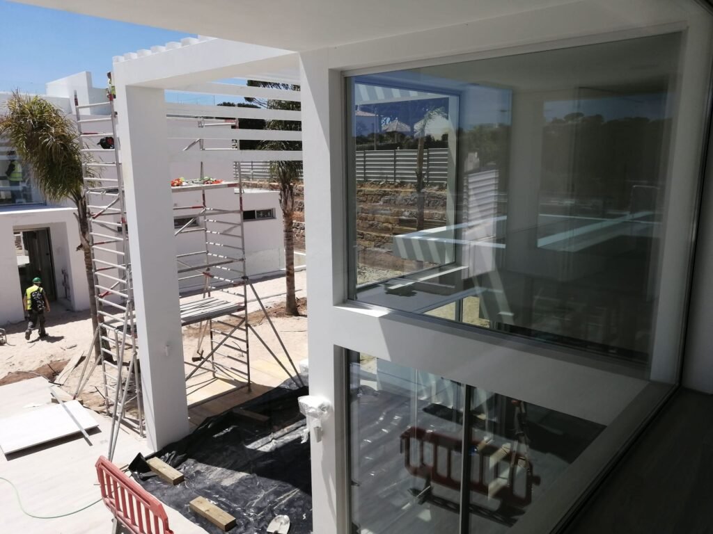 Build it Now: Pintores especializados no Algarve para a casa dos seus sonhos