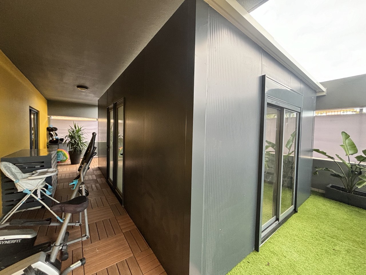 Vista externa da casa modular finalizada no Algarve,  construção modular Algarve